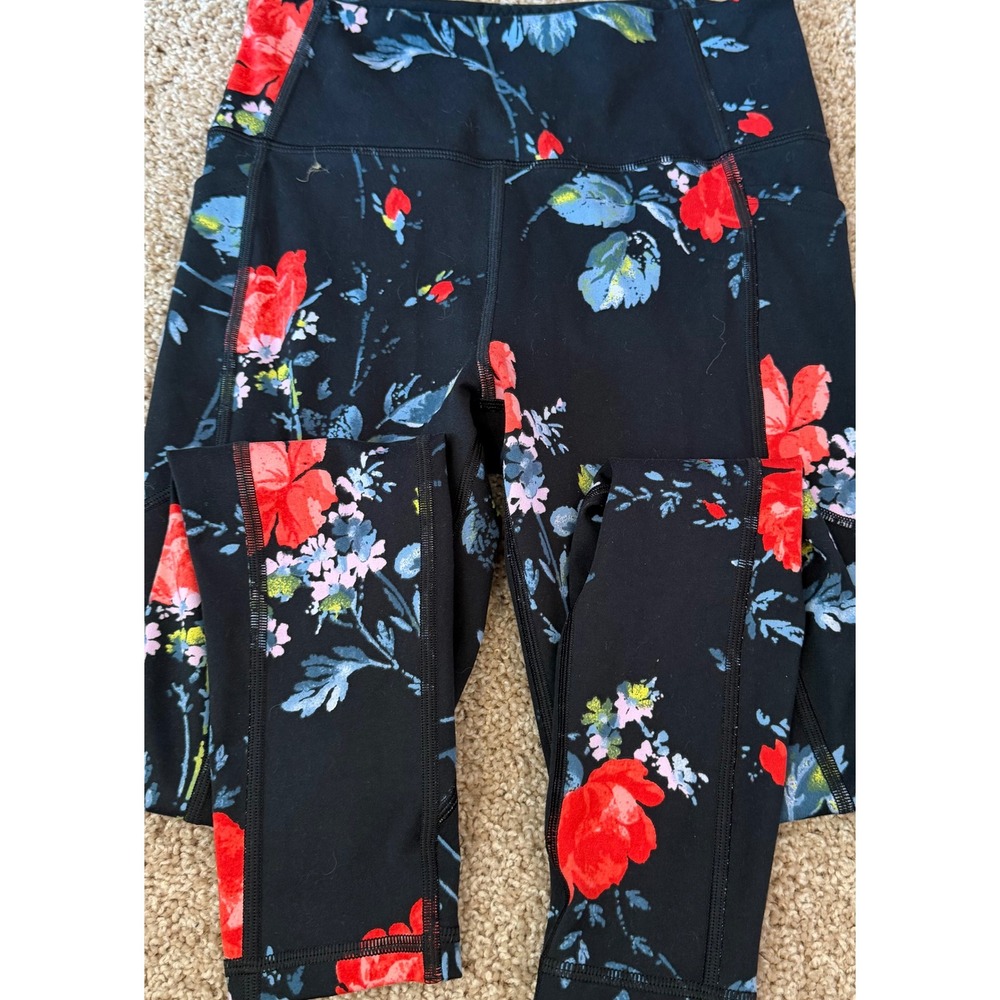 Victoria Sport High Rise Floral Leggings Black Red Rose Pockets Yoga Pants